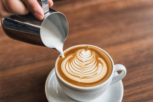 Wie du Milch schäumst, Rezepte & Latte Art meisterst
